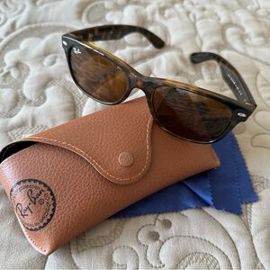 Wayfarer by Ray Ban